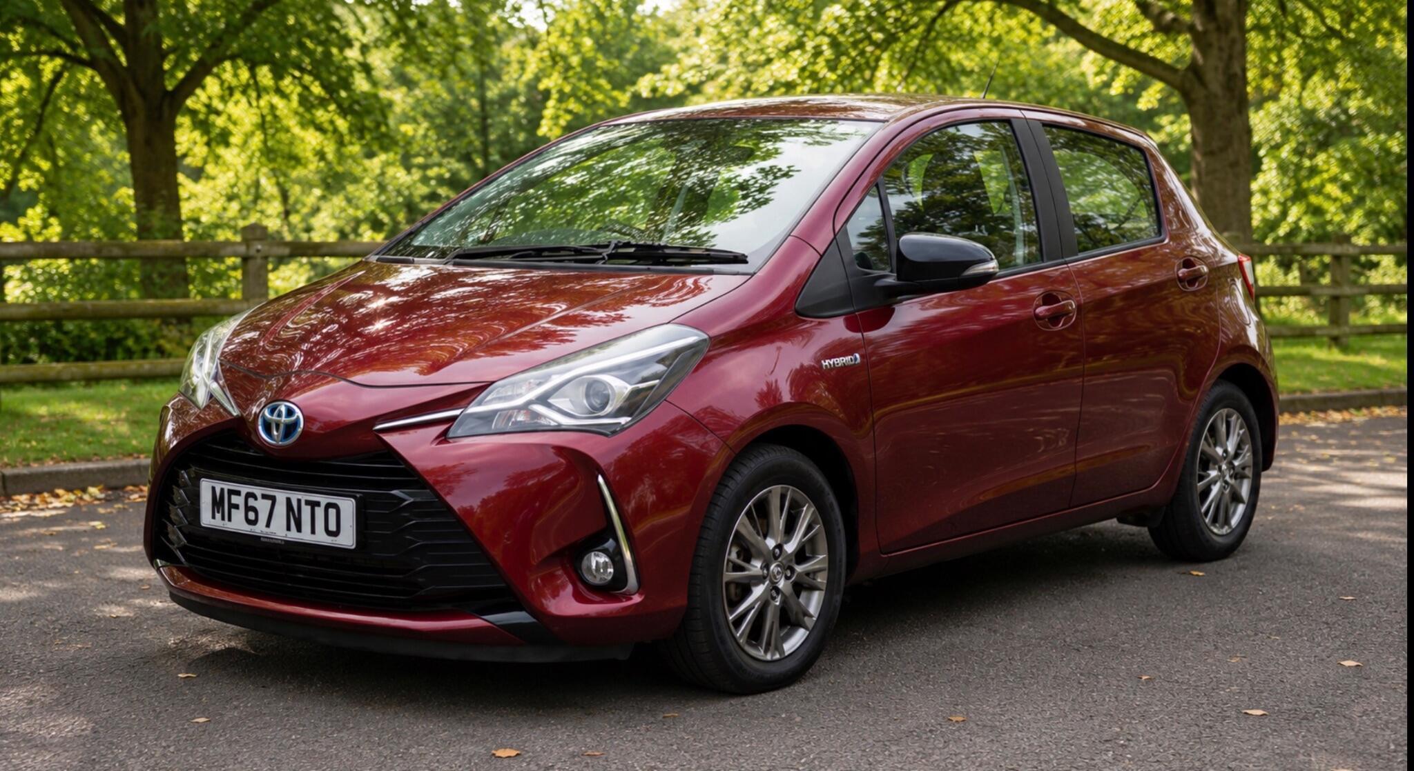 2017 Toyota Yaris — photo 12